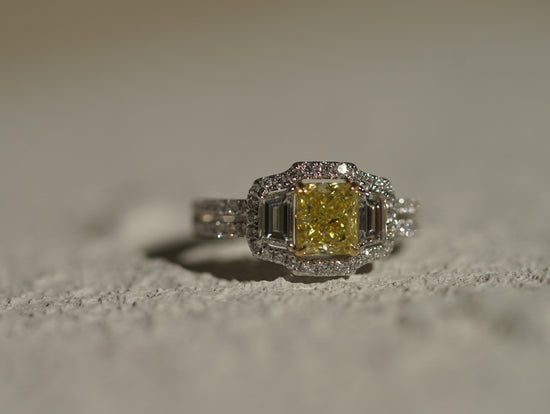 Load image into Gallery viewer, 18K gold Yellow diamond ring
