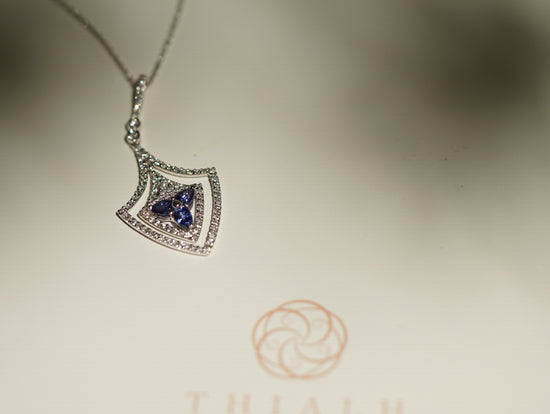 18K White Gold sapphire necklace