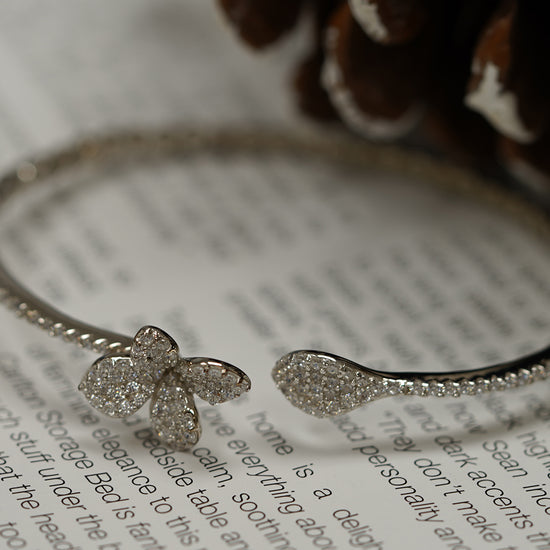 Nature - Silver Cubic Zirconia Flower Bangle
