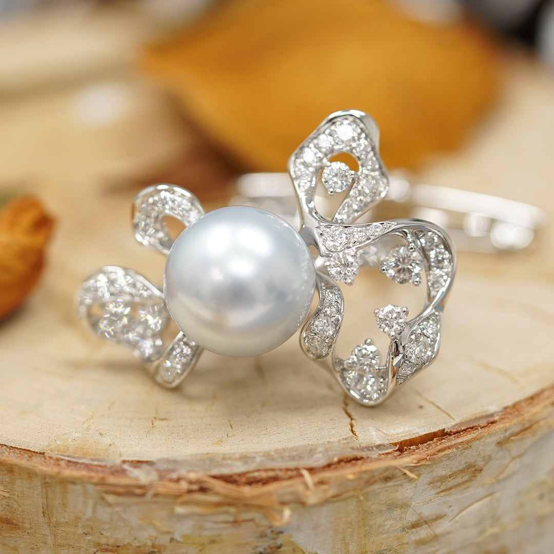 THIALH - ROMAnce • LUMINAIRE - 18K White Gold South Sea White Pearl Diamond Ring/Brooch