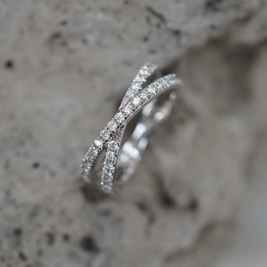 INFINITY - 18K White Gold Dual Diamond Engagement Ring