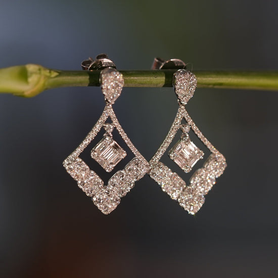 Load image into Gallery viewer, FINITE - 18K White Gold Diamond Earring
