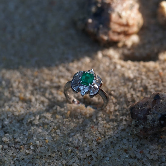 INFINITY - PT900 鉑金祖母綠鑽石戒指