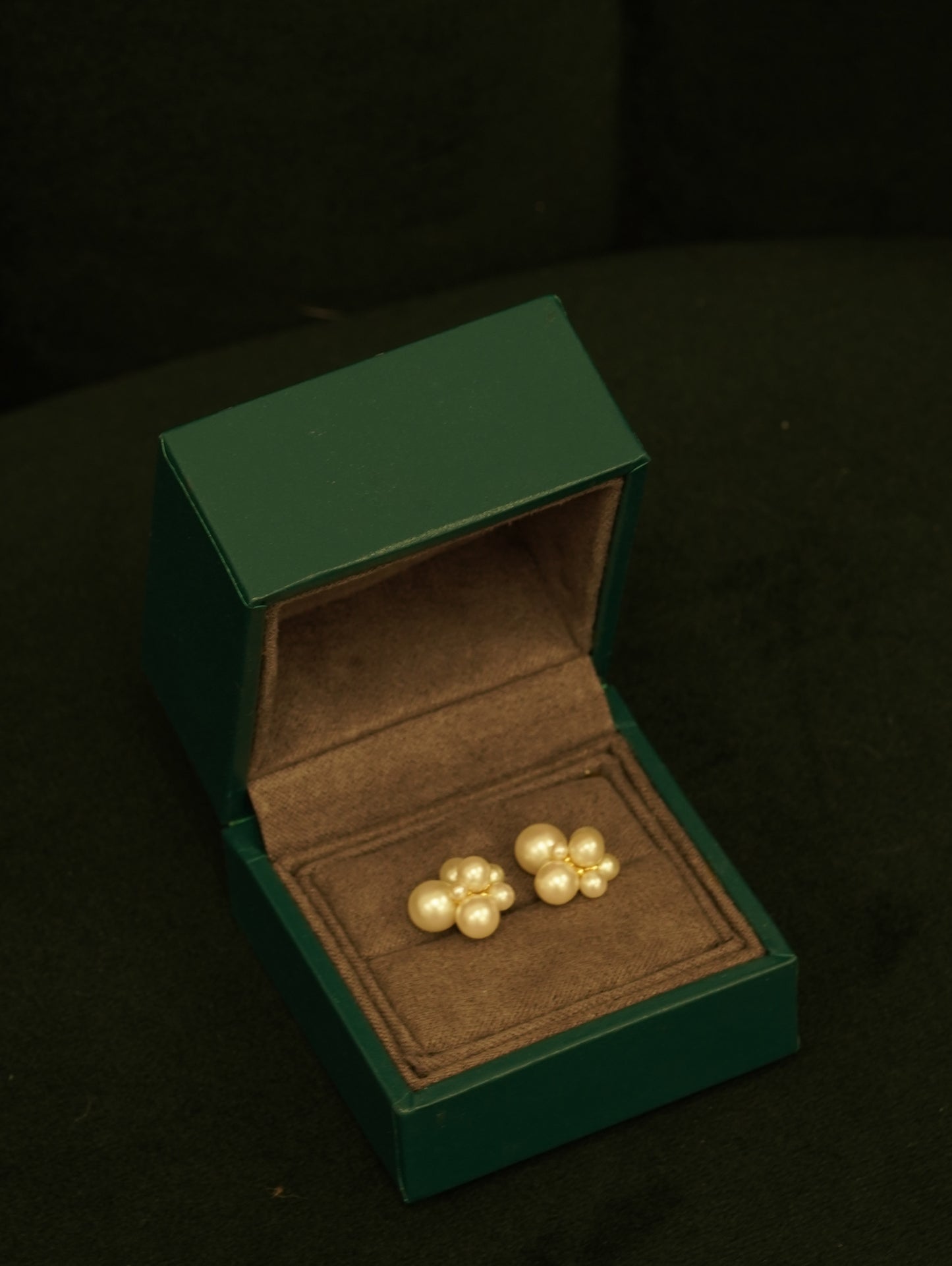 Load image into Gallery viewer, Beau- Vintage Pearl Stud Earrings
