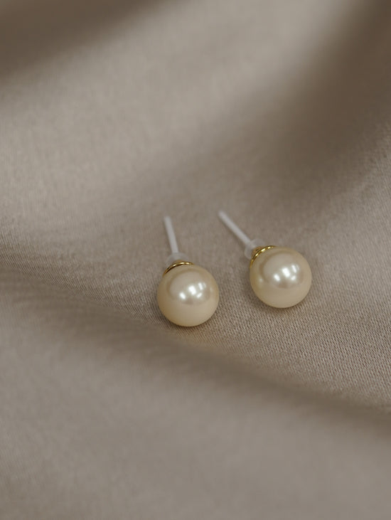 Load image into Gallery viewer, Beau- Single Pearl Earrings
