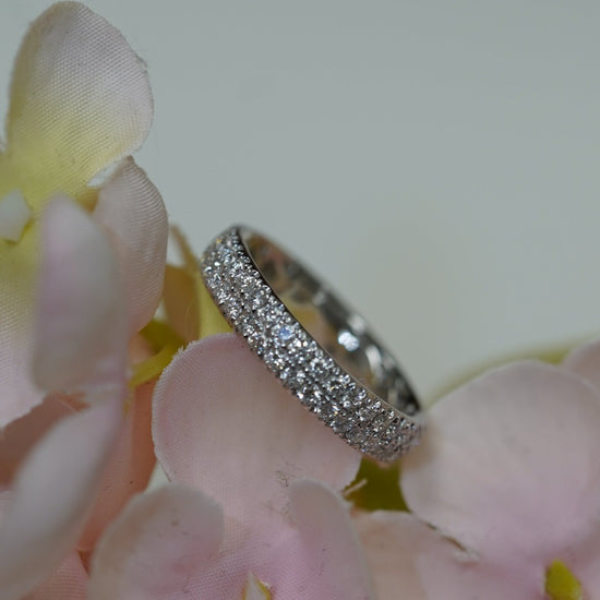 Load image into Gallery viewer, FINITE - 18K White Gold Diamond Ring
