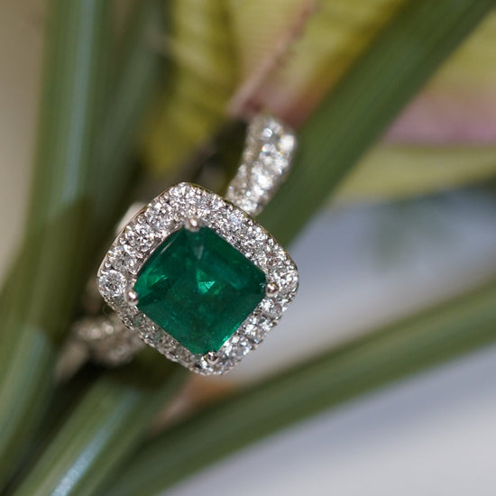 FINITE - 18K White Gold Emerald and Diamond Ring