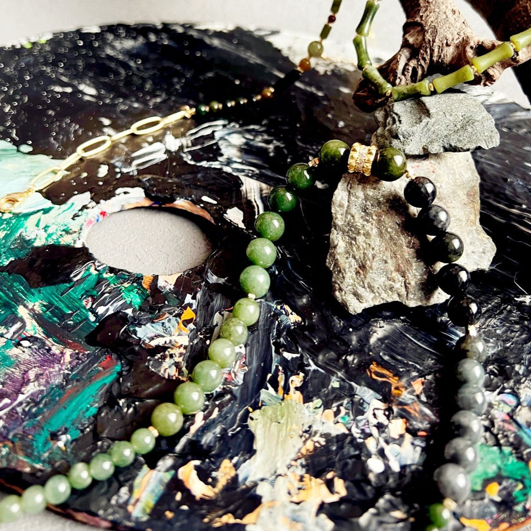 Jadeite choker necklace with zircon mini studs pendant