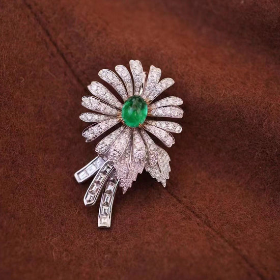 18K White Gold Emerald Diamond Brooch (Accept Pre-order)