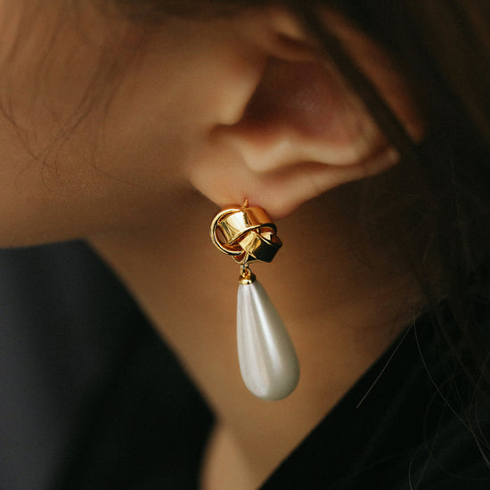 Water Drop Pearl Hydrangea Earrings