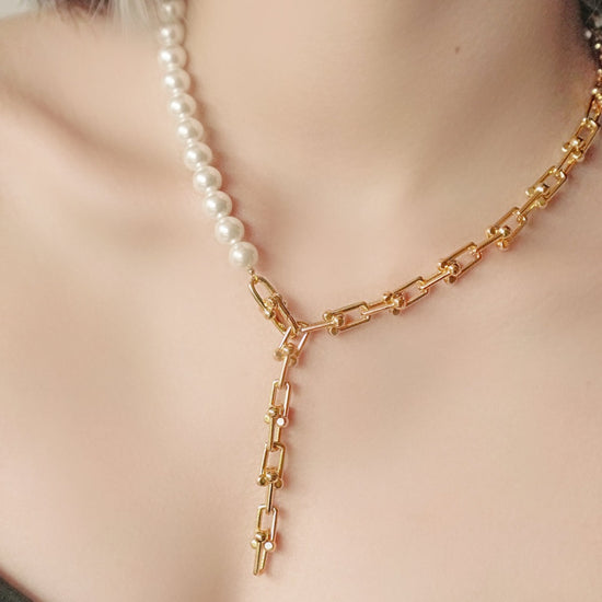 Load image into Gallery viewer, Crush - 18K Yellow Gold plated Knot Simulated Pearl Necklace
