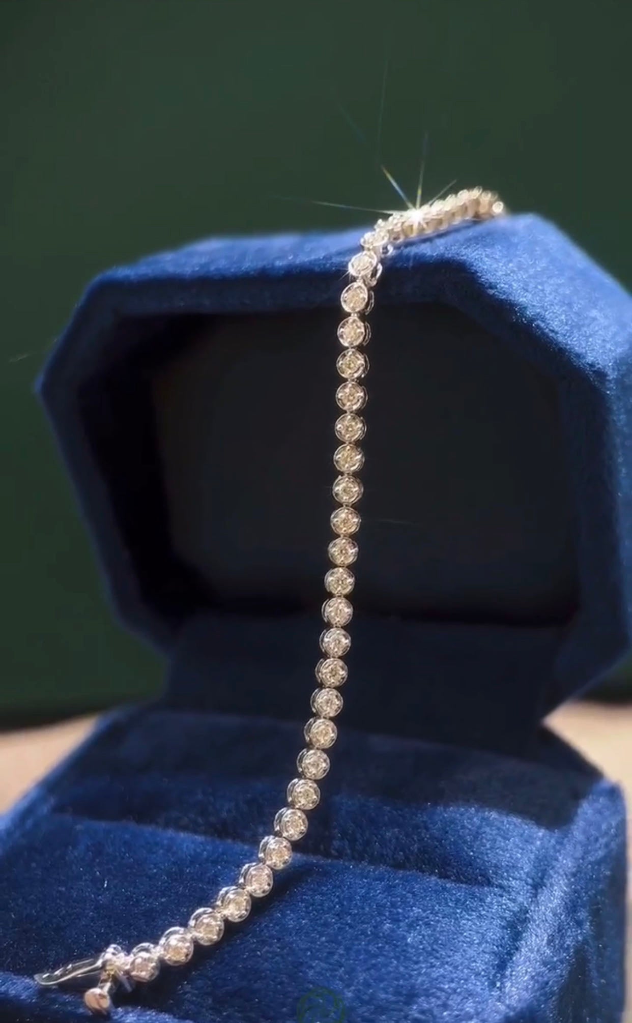 Diamond Eternity Bracelet (Accept Pre-order)