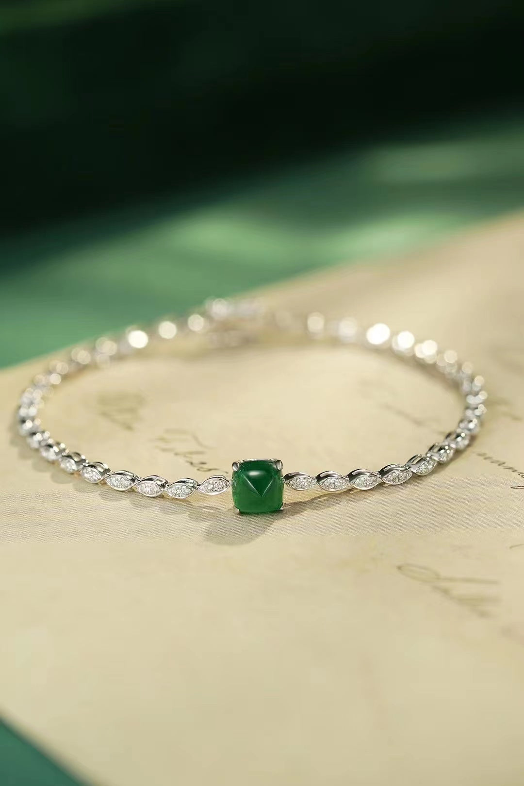 Load image into Gallery viewer, Emerald And Diamond Bracelet (Accept Pre-order)

