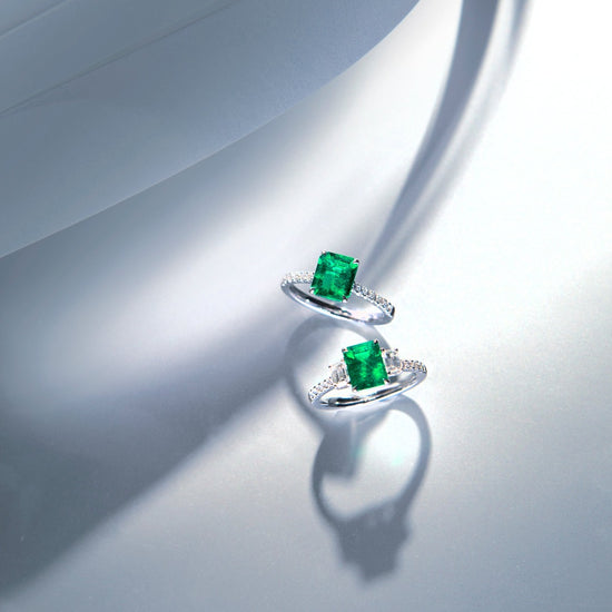 18K White Gold Emerald Ring [GRS/IGI Certificate Vivid Green Columbia]