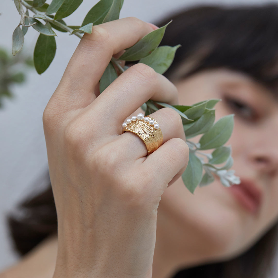Load image into Gallery viewer, Leaf Pearl Ring
