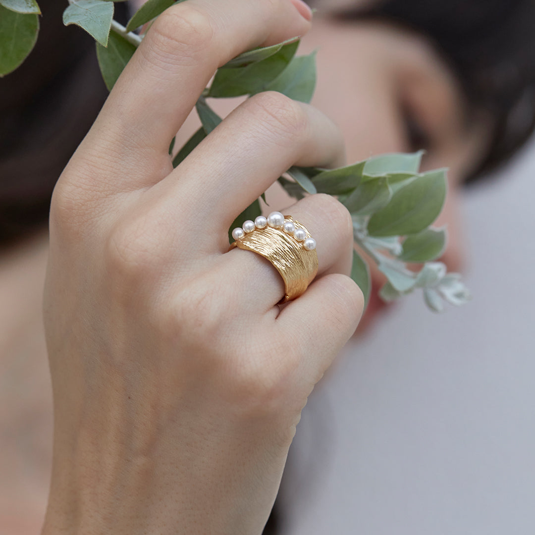 Load image into Gallery viewer, Leaf Pearl Ring
