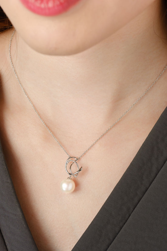 ROBIN - Fresh water Pearl in 18K White Gold Necklace