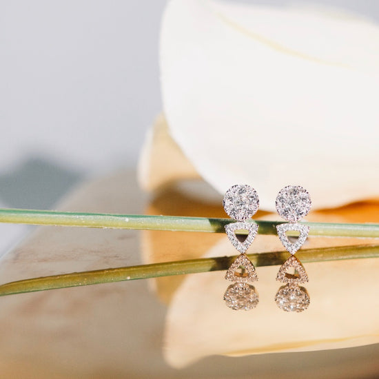 Load image into Gallery viewer, 18K White Gold Diamond Earring
