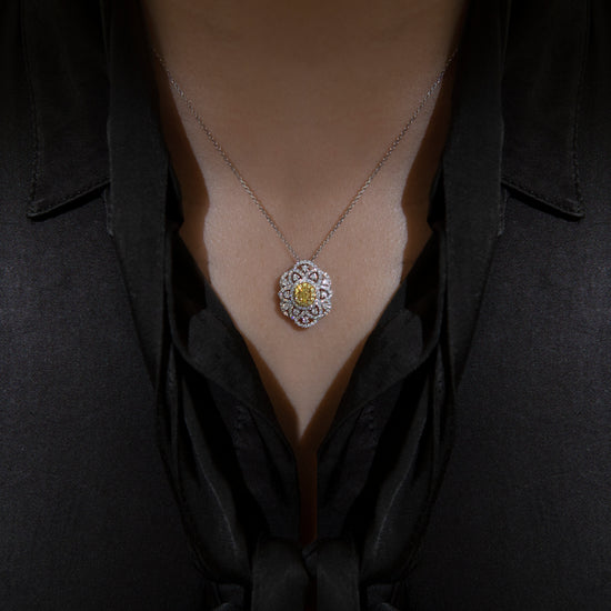 Load image into Gallery viewer, PT850 18K Yellow Gold and White Gold Yellow Diamond Pendant
