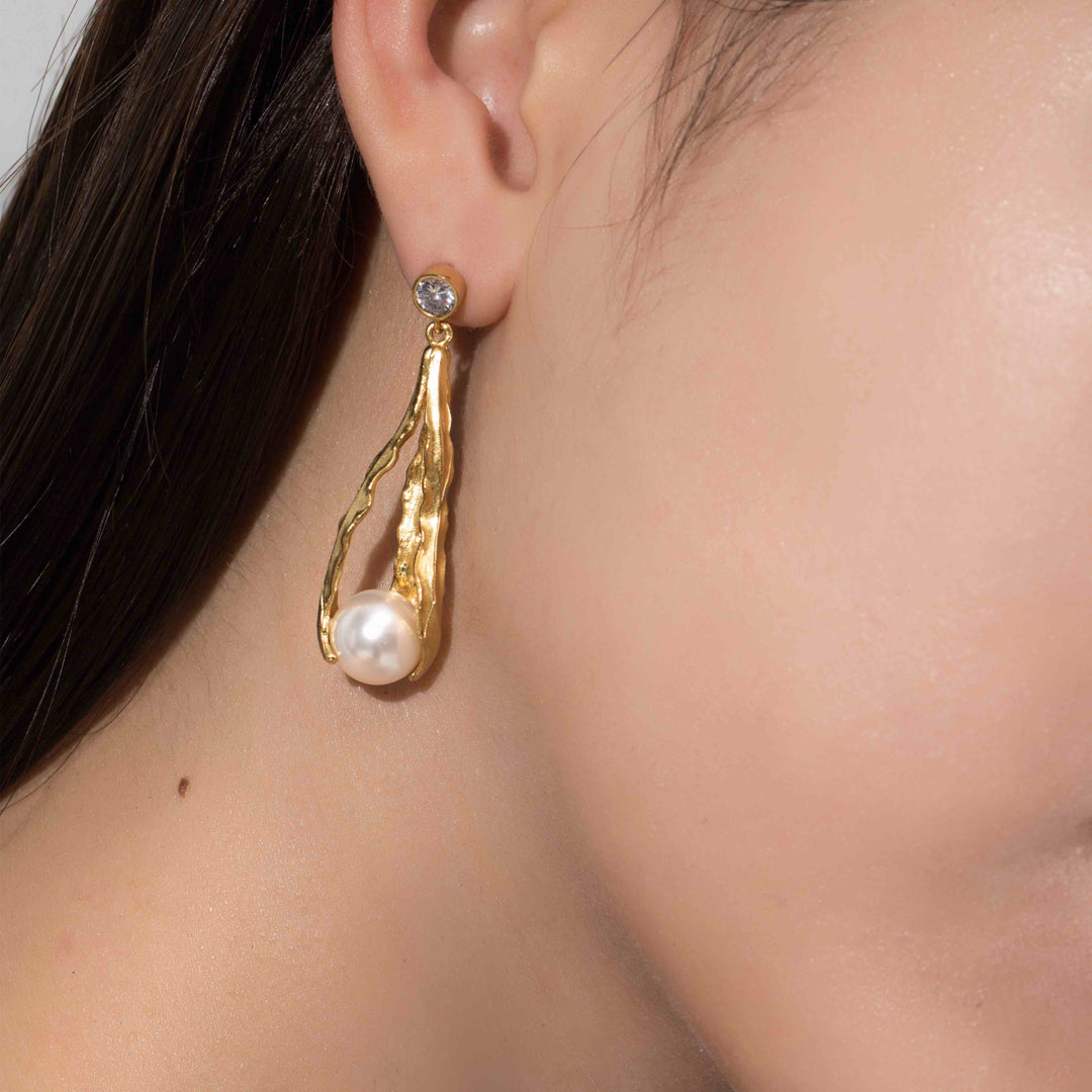 NM - Calyx Pearl Earrings